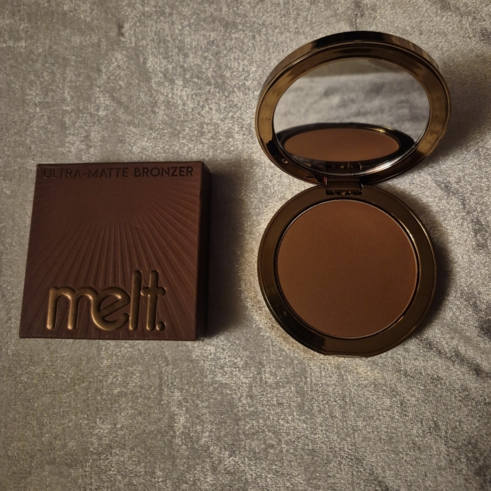 Melt Cosmetics Ultra-Matte Powder Bronzer Long Beach DISCONTINUED!!